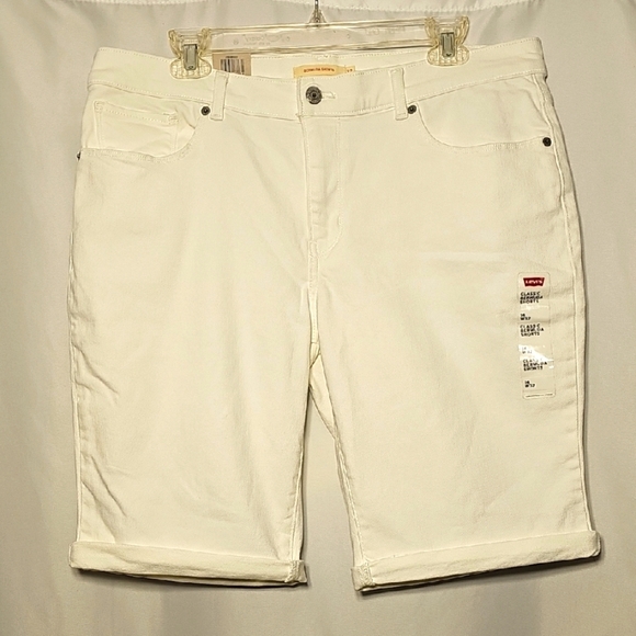NWT Levi's Womens Classic Bermuda Shorts Mid Rise 5-pocket White Denim 14 - Picture 1 of 6